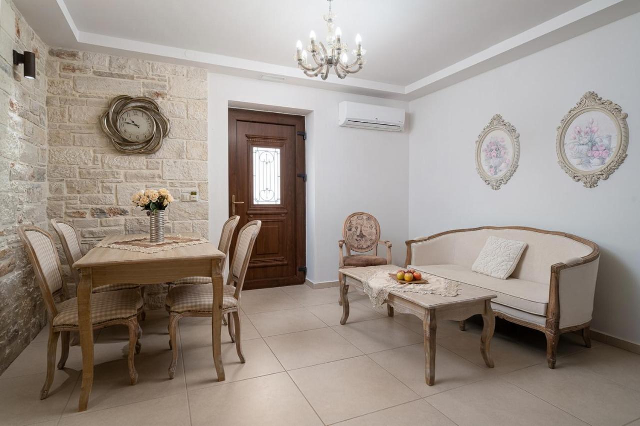 Orelia Cretan Deluxe Apartment Kamilari