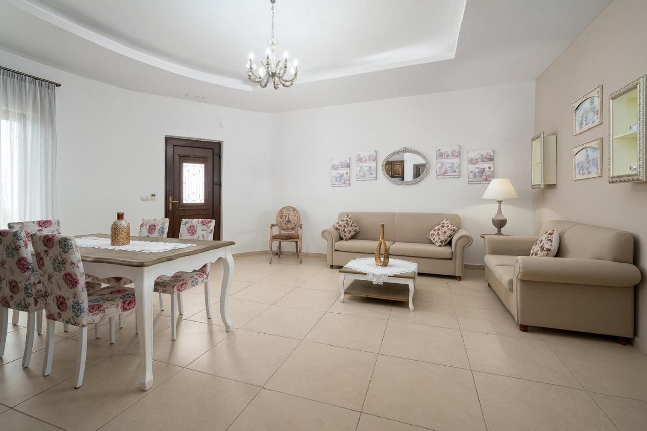 Orelia Cretan Deluxe Apartment *