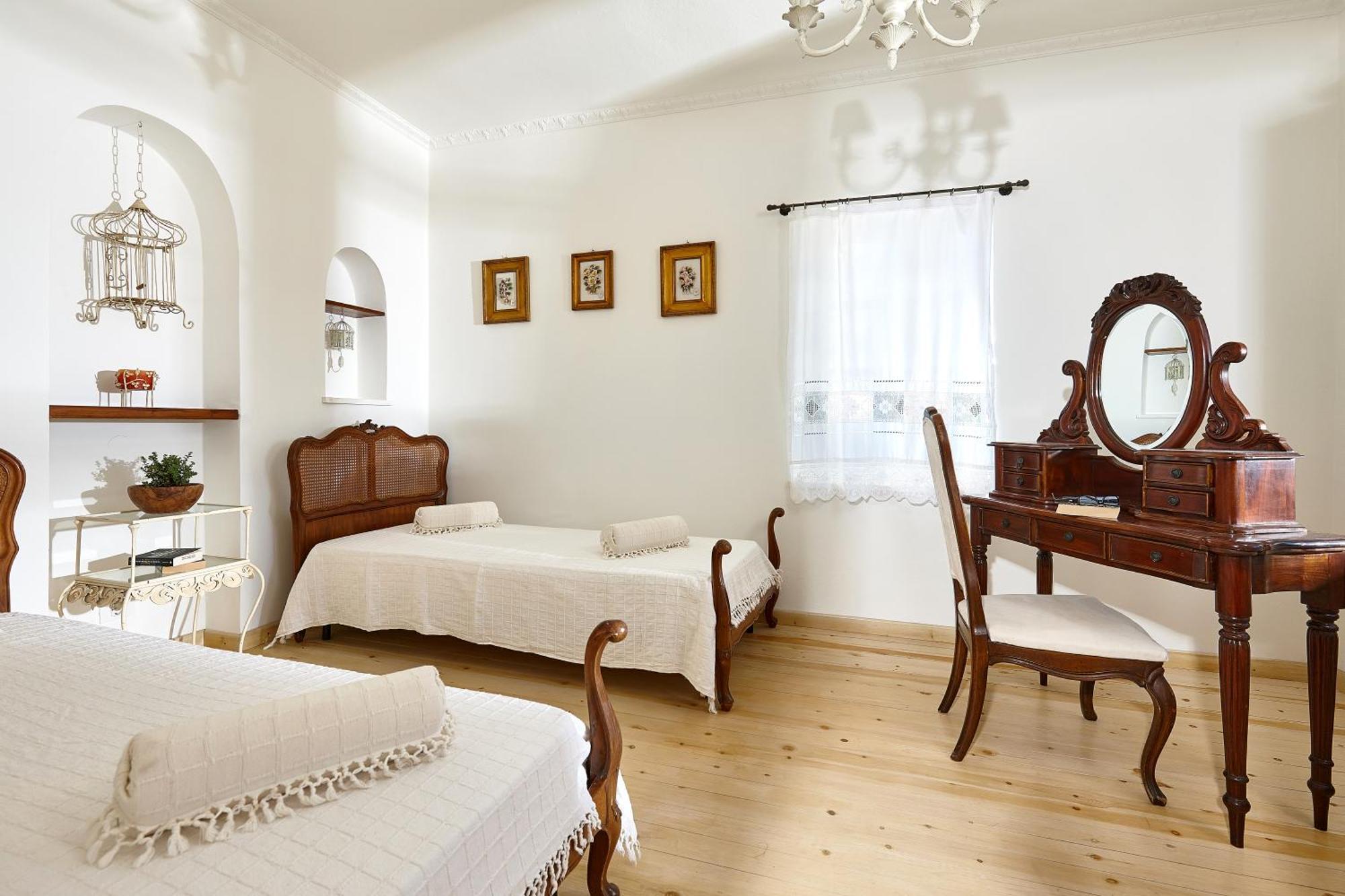Orelia Cretan Deluxe Kamilari