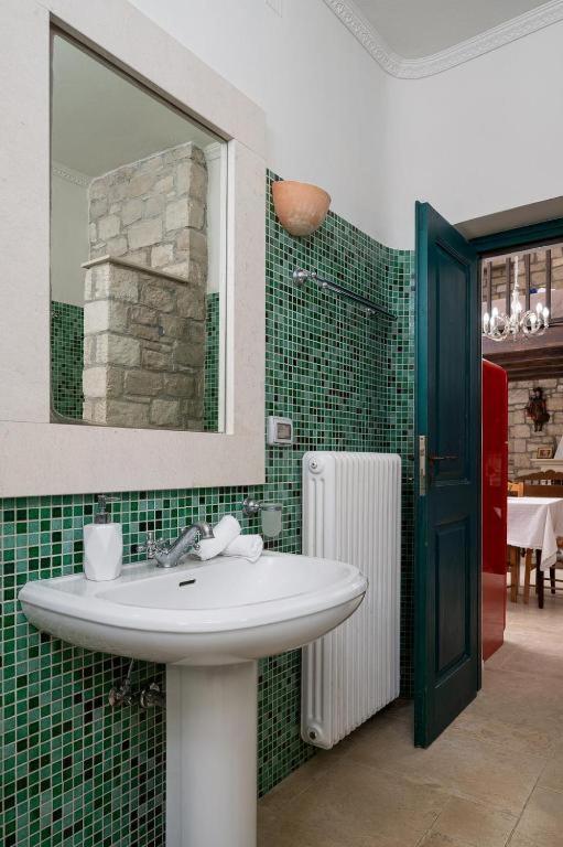 Orelia Cretan Deluxe Apartment Kamilari