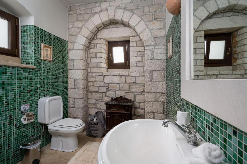 Orelia Cretan Deluxe Apartment Kamilari