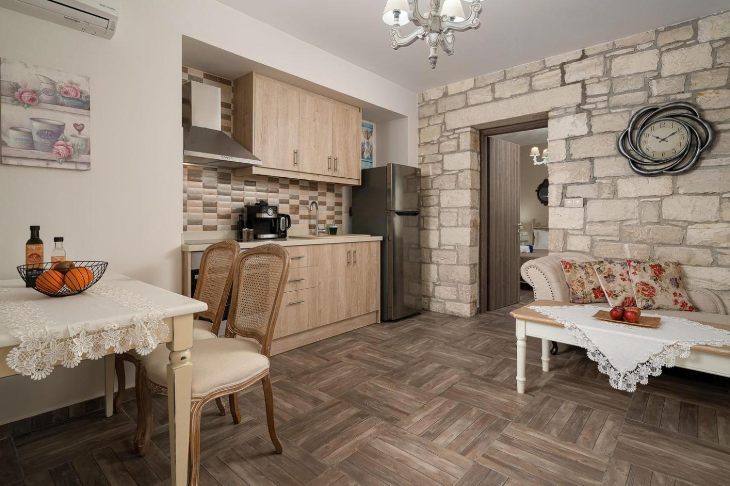 Orelia Cretan Deluxe Apartment Kamilari