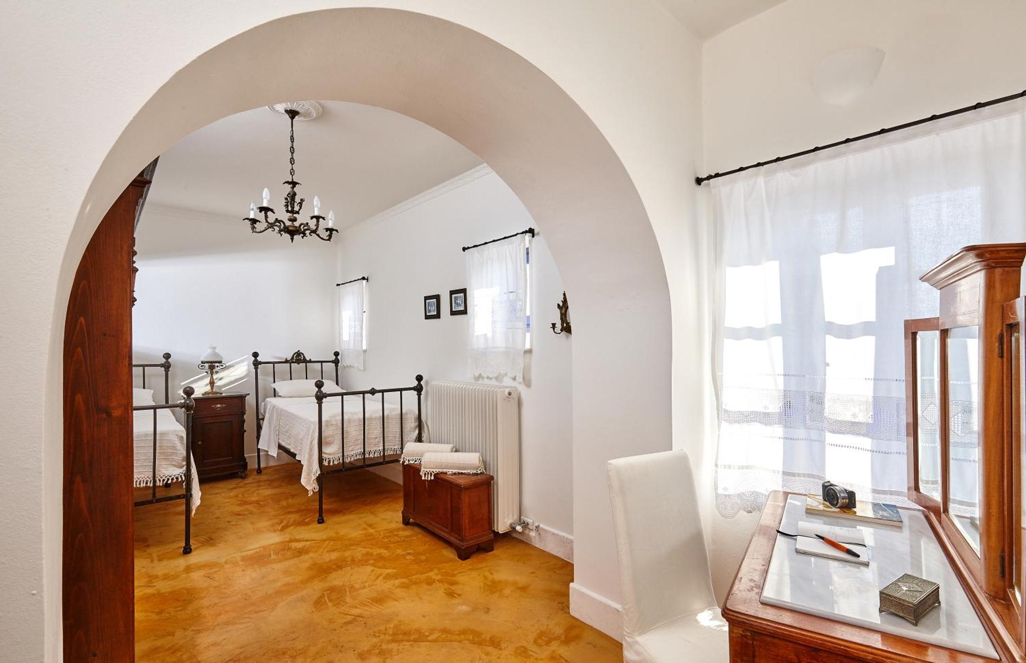 Orelia Cretan Deluxe Kamilari